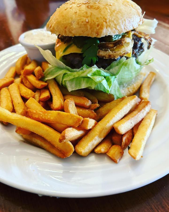 Hrusicka Restaurace A Penzion Hrusice エクステリア 写真