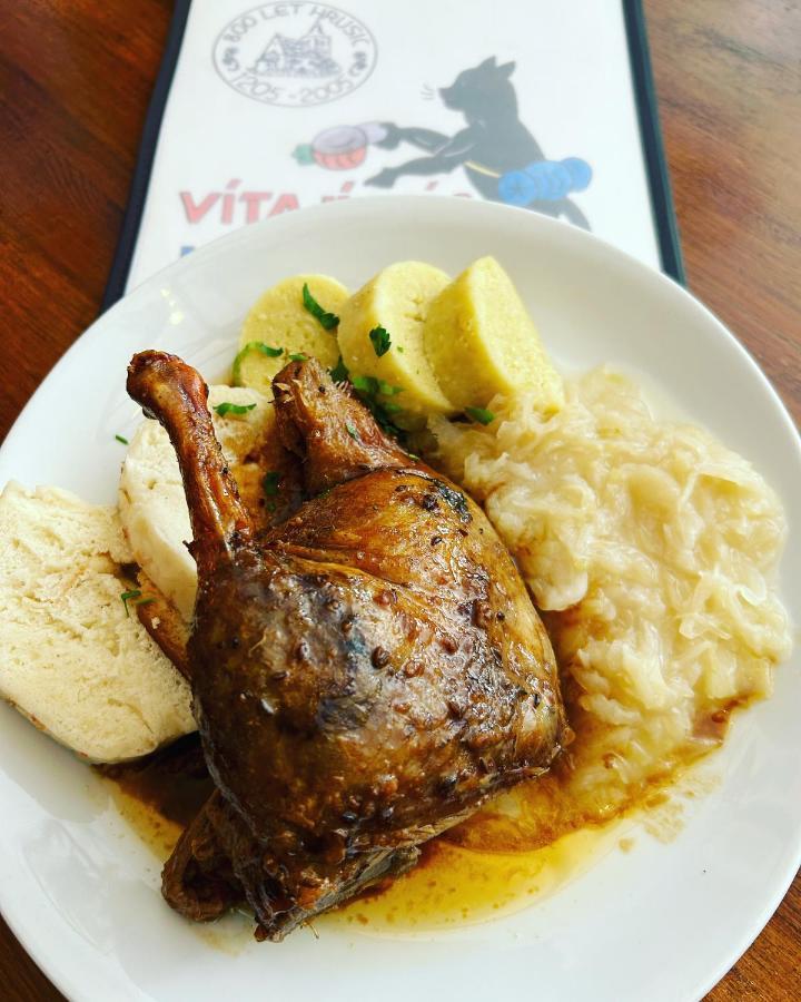 Hrusicka Restaurace A Penzion Hrusice エクステリア 写真