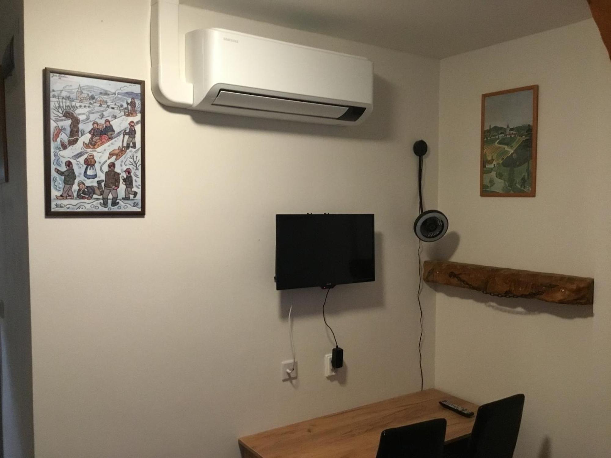 Hrusicka Restaurace A Penzion Hrusice エクステリア 写真